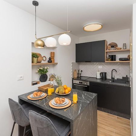 Studio Apartment Bianco, Near Beach, Free Parking, Wi-Fi Макарска Екстериор снимка