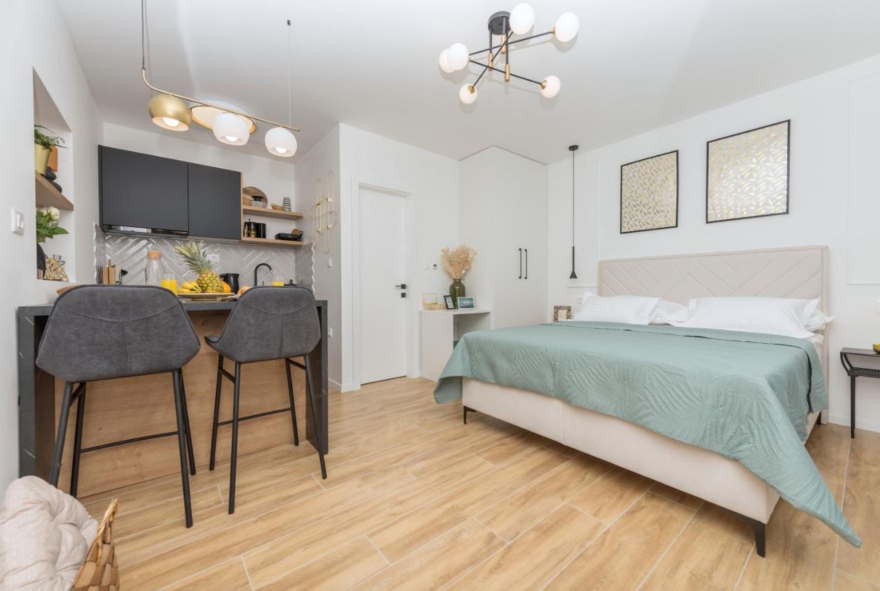 Studio Apartment Bianco, Near Beach, Free Parking, Wi-Fi Макарска Екстериор снимка