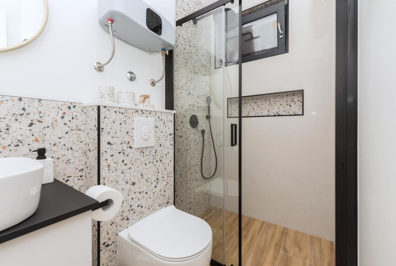 Studio Apartment Bianco, Near Beach, Free Parking, Wi-Fi Макарска Екстериор снимка
